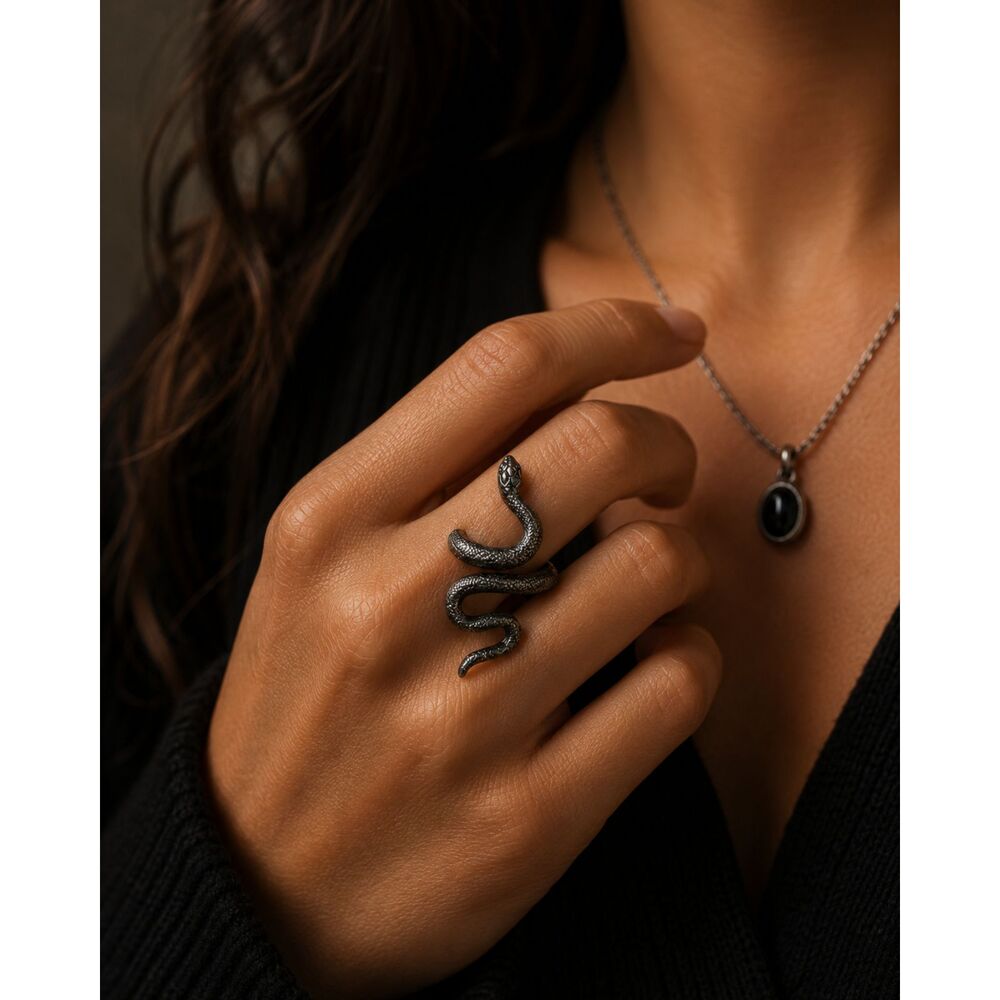 Vintage Textured Black Snake Bypass Ring EUC